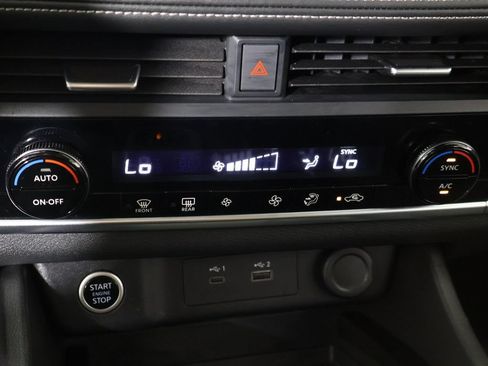 Used 2023 Nissan Rogue SV AWD/4WD image 44
