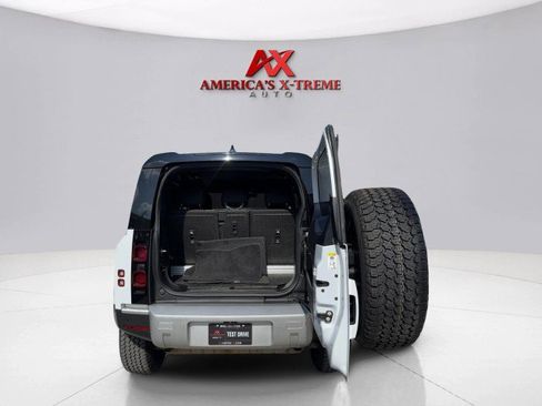 Used 2021 Land Rover Defender 90 image 47