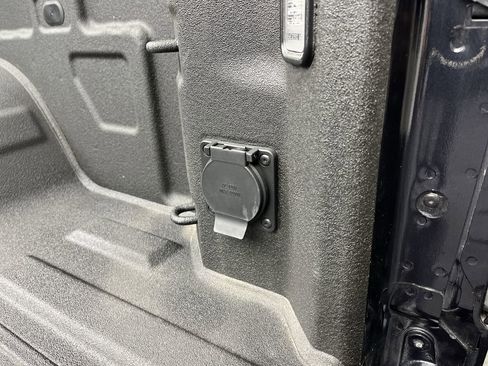 Certified 2023 GMC Sierra 1500 SLE image 32