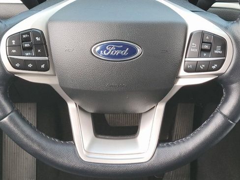 Certified 2022 Ford Explorer XLT w/ Equipment Group 202A image 10