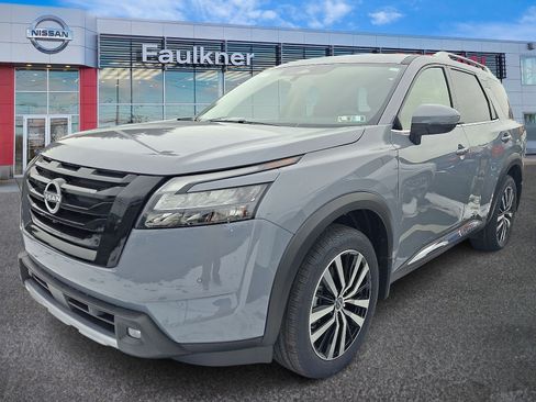 New 2025 Nissan Pathfinder Platinum image 3