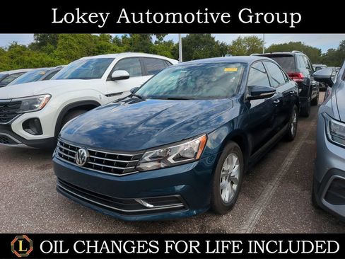 Used 2018 Volkswagen Passat 2.0T S w/ Driver Assistance Package FWD image 1