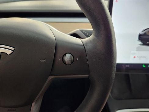 Used 2022 Tesla Model 3 Performance image 26