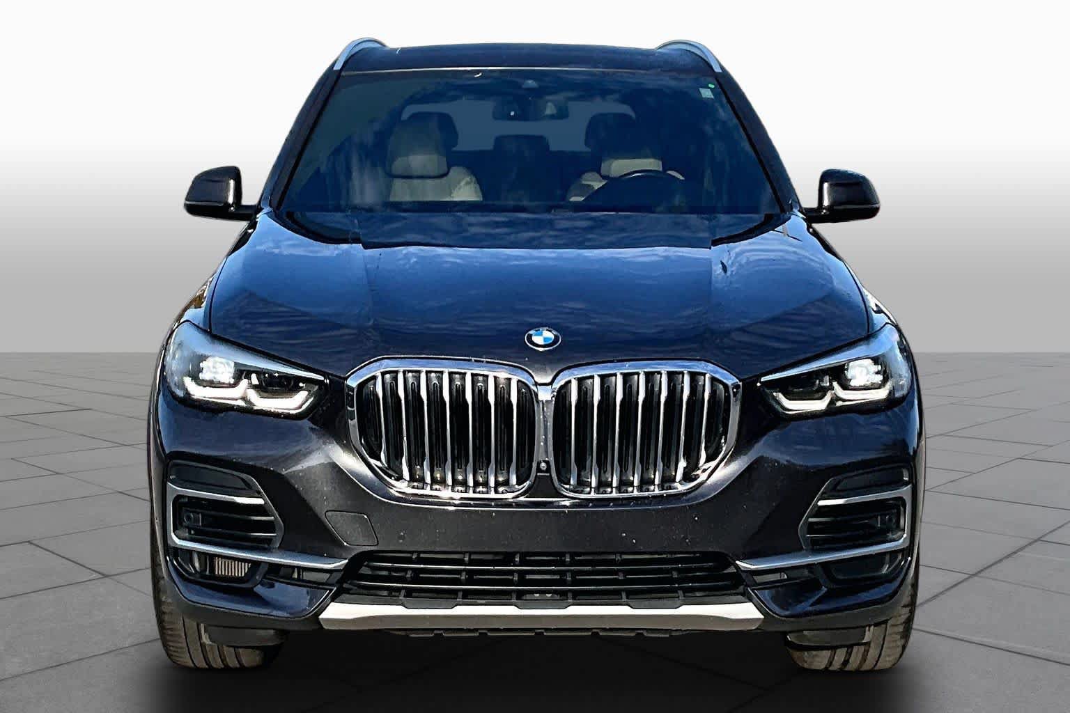 Used 2022 BMW X5 sDrive40i w/ Premium Package RWD image 3