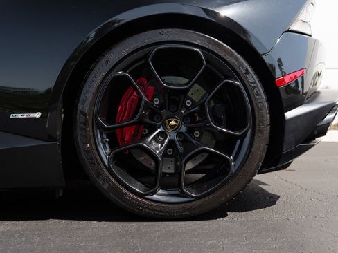Used 2017 Lamborghini Huracan LP 610-4 image 23