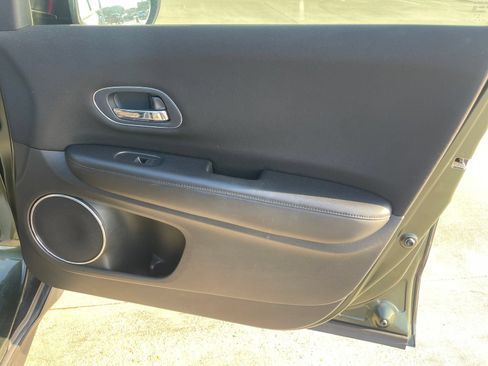 Used 2016 Honda HR-V EX image 17