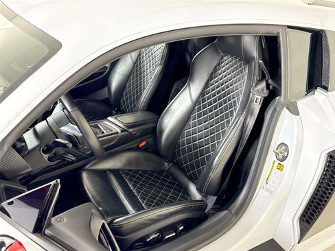 Used 2017 Audi R8 V10 w/ Carbon Exterior Package image 14