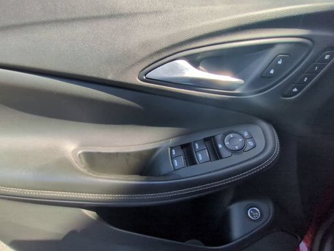 Used 2020 Buick Encore GX Essence FWD image 10