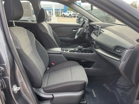 Used 2023 Nissan Rogue SV image 58