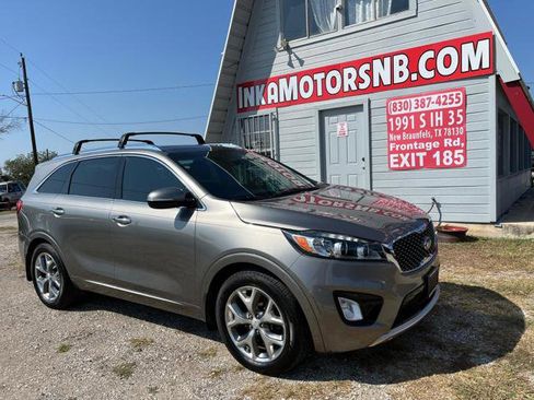 Used 2017 Kia Sorento SX image 1