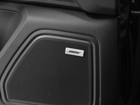 Certified 2019 Porsche Macan AWD/4WD image 37