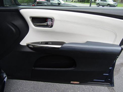 Used 2013 Toyota Avalon XLE image 25