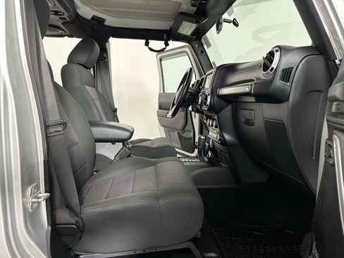 Used 2012 Jeep Wrangler Unlimited Sahara w/ Connectivity Group image 24