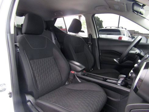 Used 2023 Nissan Kicks SV FWD image 23