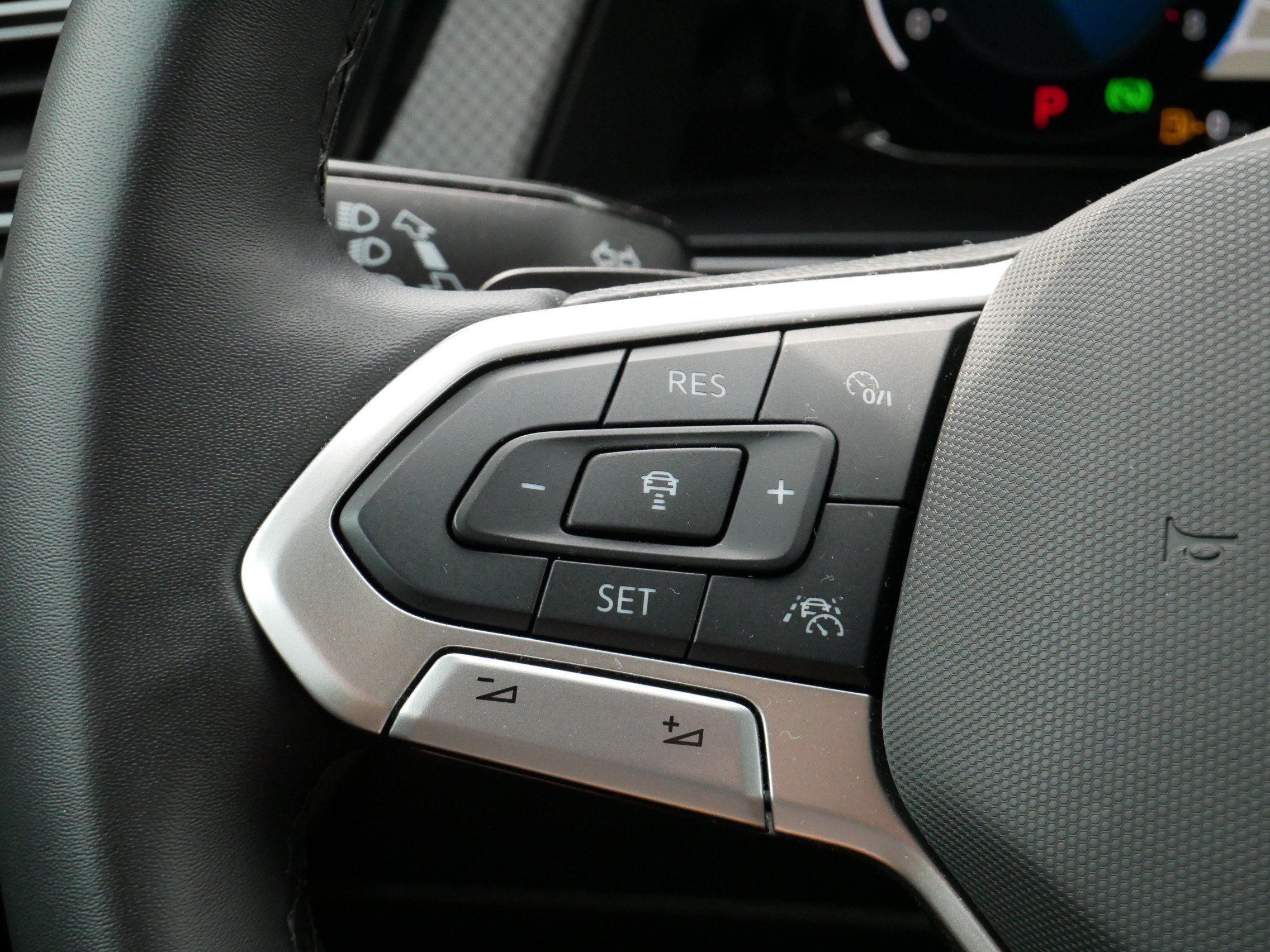 Certified 2024 Volkswagen Atlas Peak Edition SEL AWD/4WD image 26