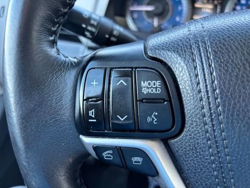 Used 2016 Toyota Sienna XLE w/ XLE Navigation Package image 14