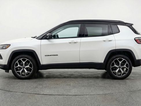 Used 2025 Jeep Compass Limited image 5