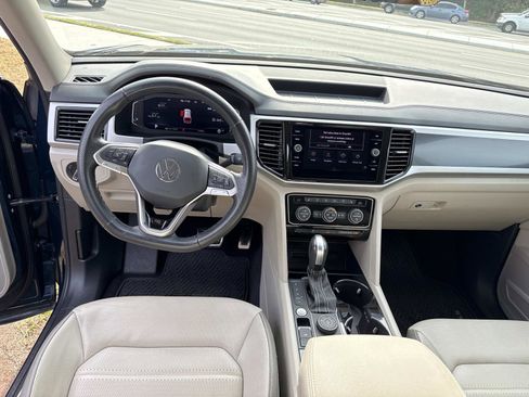 Used 2023 Volkswagen Atlas SEL Premium image 19