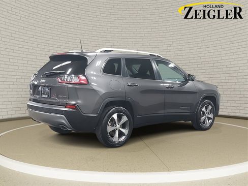 Used 2021 Jeep Cherokee Limited image 5