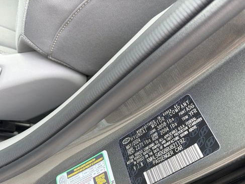 Used 2024 Hyundai Elantra SEL w/ Convenience Package FWD image 30