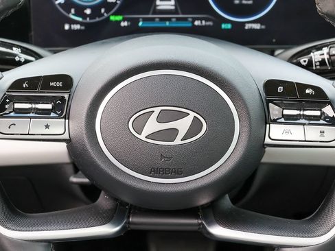 Used 2024 Hyundai Elantra Limited FWD image 10