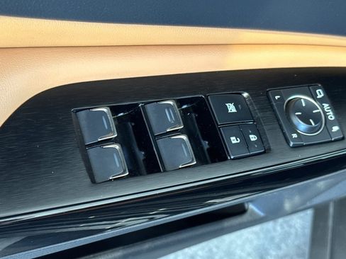 Certified 2025 Lexus ES 350 w/ Premium Package FWD image 13