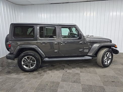 Used 2022 Jeep Wrangler Unlimited Sahara w/ Cold Weather Group AWD/4WD image 2