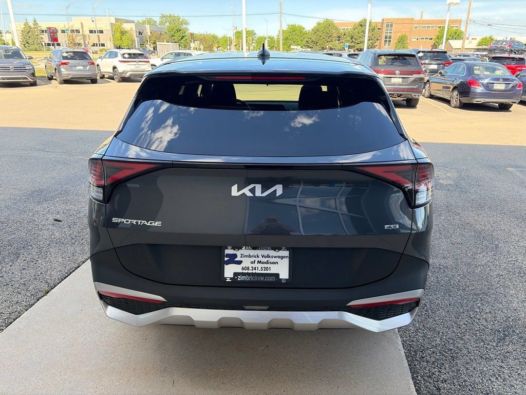 Used 2023 Kia Sportage LX AWD/4WD image 7