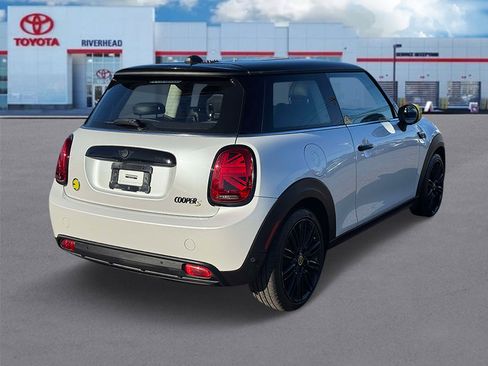 Used 2024 MINI Cooper SE image 6