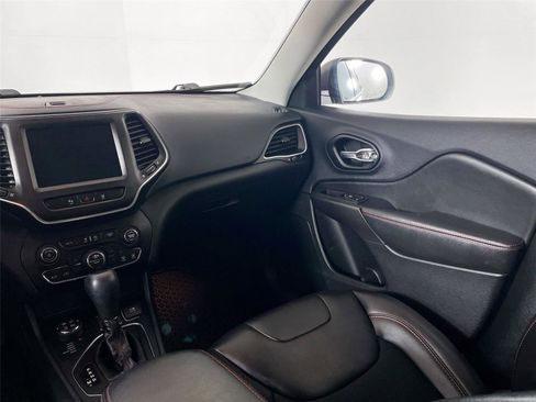 Used 2021 Jeep Cherokee Trailhawk w/ Trailer Tow Group image 23