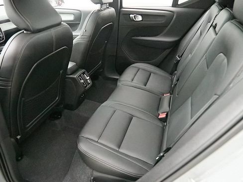 Certified 2025 Volvo XC40 B5 Ultra AWD/4WD image 22