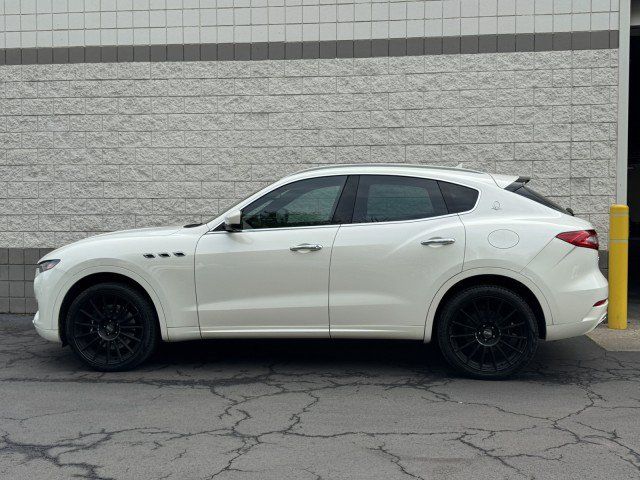 Used 2017 Maserati Levante S AWD/4WD image 11