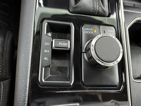 Used 2022 Toyota Tundra Limited image 40