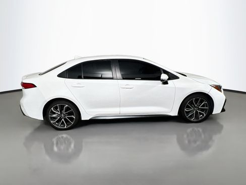 Used 2021 Toyota Corolla SE FWD image 3