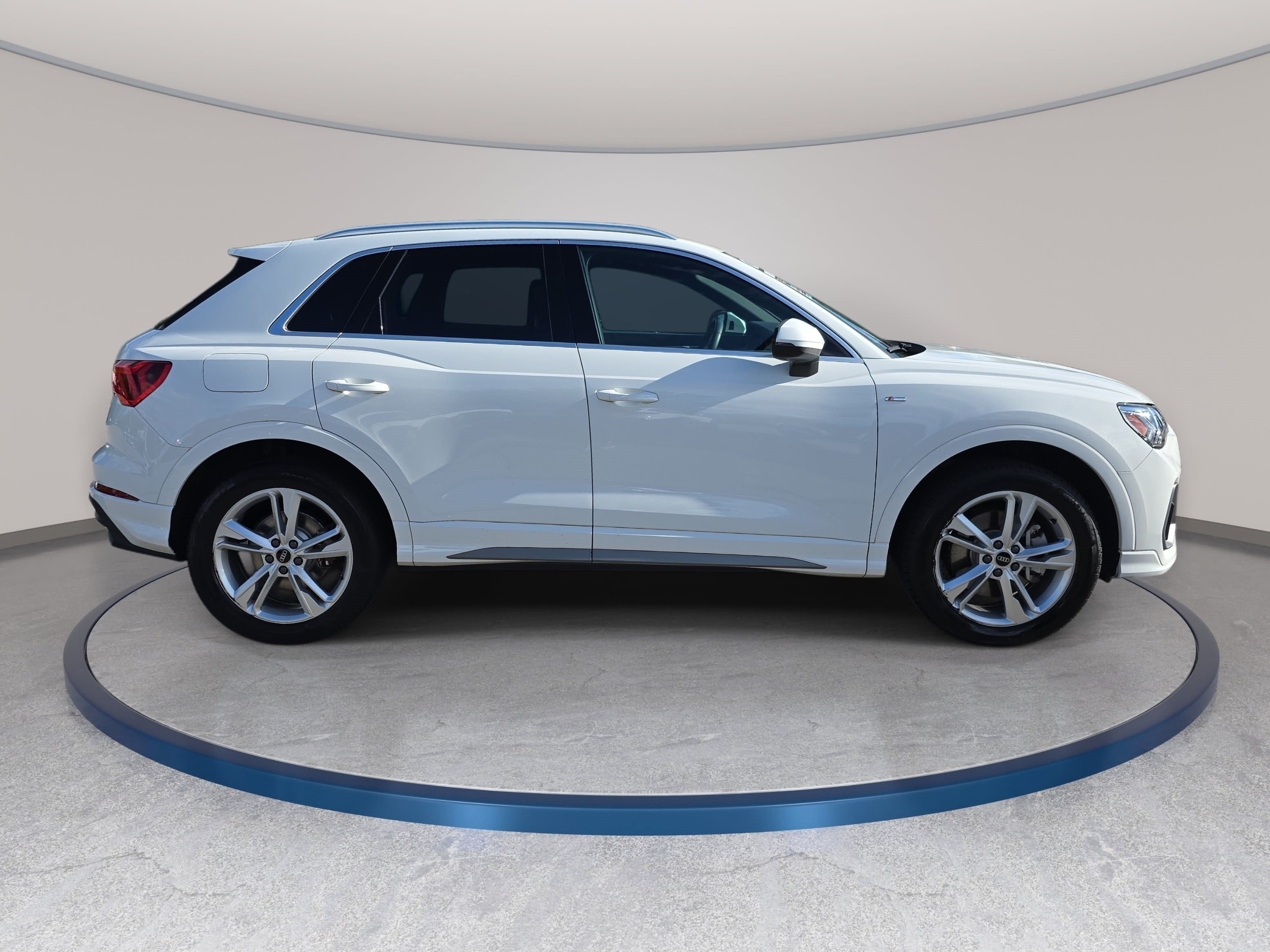 Certified 2024 Audi Q3 2.0T Premium AWD/4WD image 4