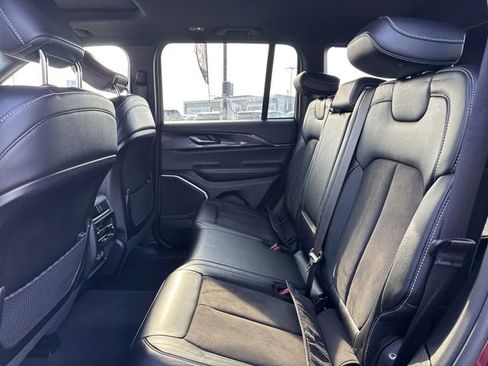 Used 2022 Jeep Grand Cherokee Altitude image 12