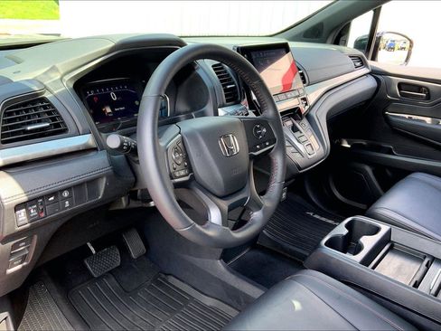 Used 2024 Honda Odyssey Sport image 13