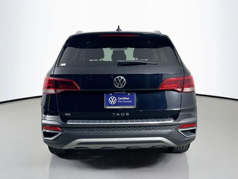 Certified 2022 Volkswagen Taos SE w/ Panoramic Sunroof Package image 6
