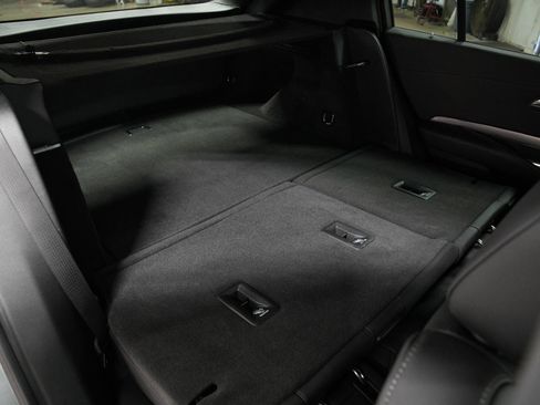 Used 2025 Cadillac XT4 Premium Luxury image 15