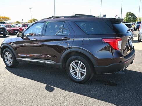 Certified 2023 Ford Explorer XLT w/ Equipment Group 202A image 7
