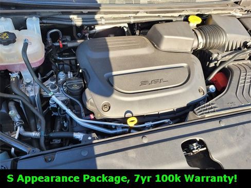 Used 2023 Chrysler Pacifica Touring-L w/ S Appearance Package image 18