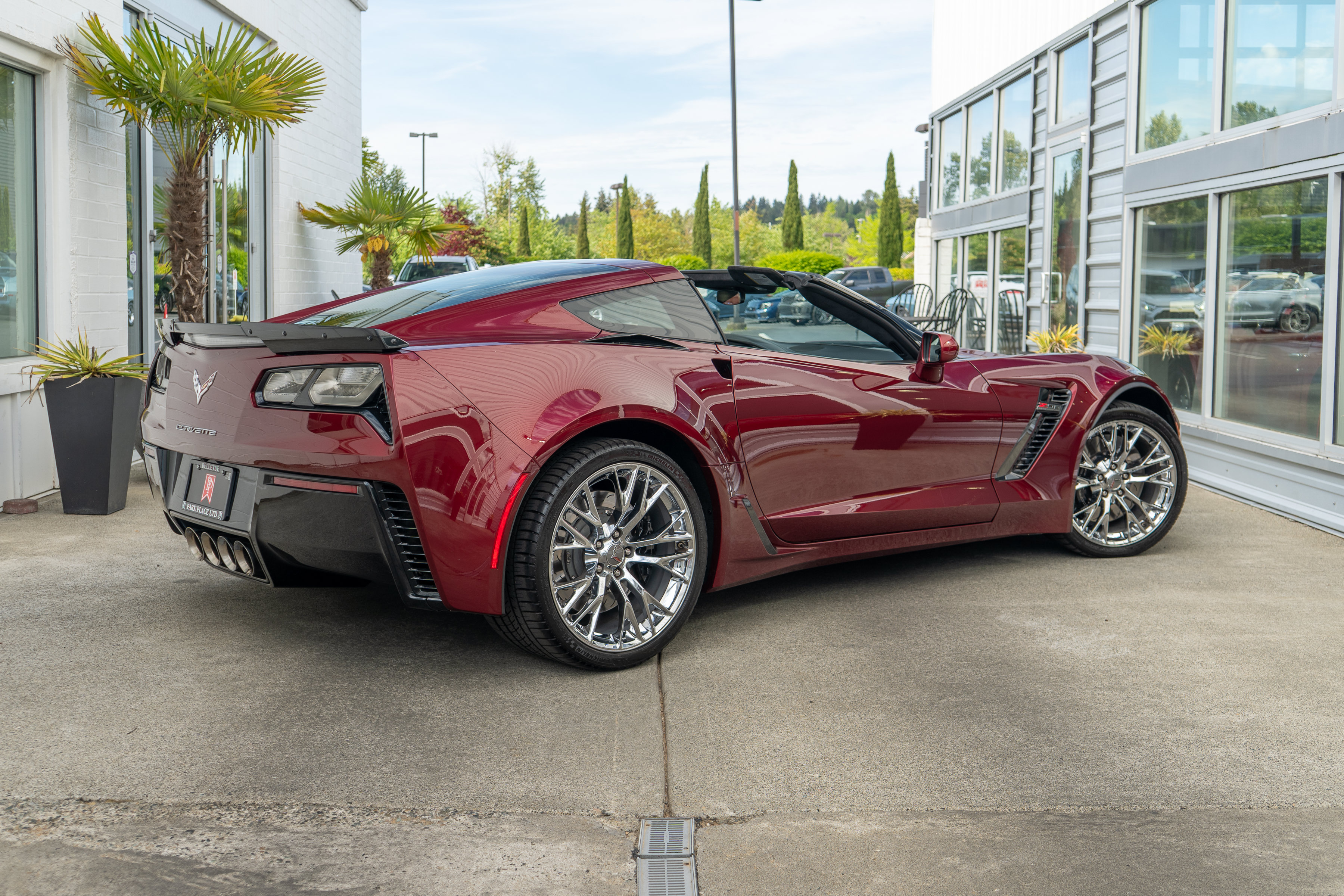 Used 2016 Chevrolet Corvette Z06 w/ 3LZ Preferred Equipment Group RWD image 8