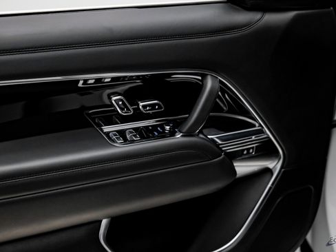 Used 2024 Land Rover Range Rover SE image 70