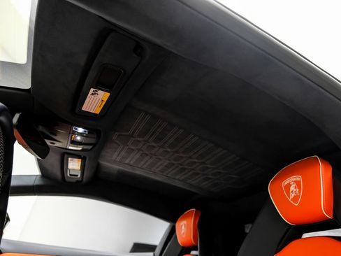 Used 2025 Lamborghini Revuelto AWD/4WD image 41