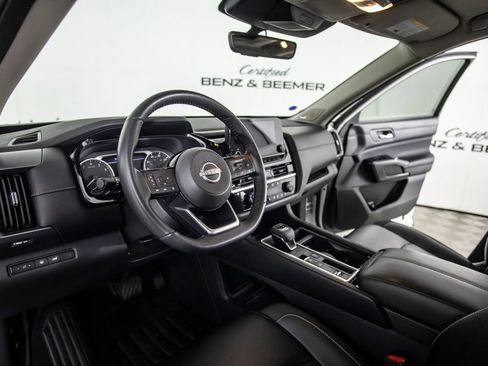 Used 2023 Nissan Pathfinder SL w/ SL Premium Package FWD image 23