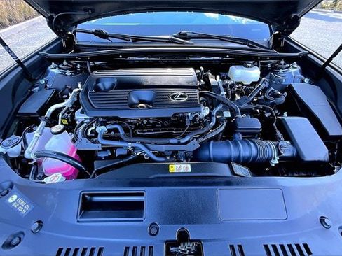 Used 2024 Lexus ES 300h w/ Premium Package image 33