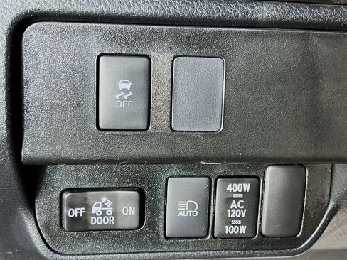 Used 2021 Toyota Tacoma SR5 AWD/4WD image 13
