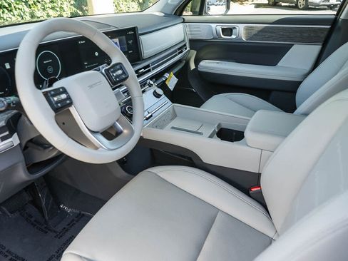 Used 2025 Hyundai Santa Fe Limited FWD image 19