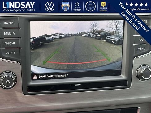 Used 2016 Volkswagen Golf S image 17