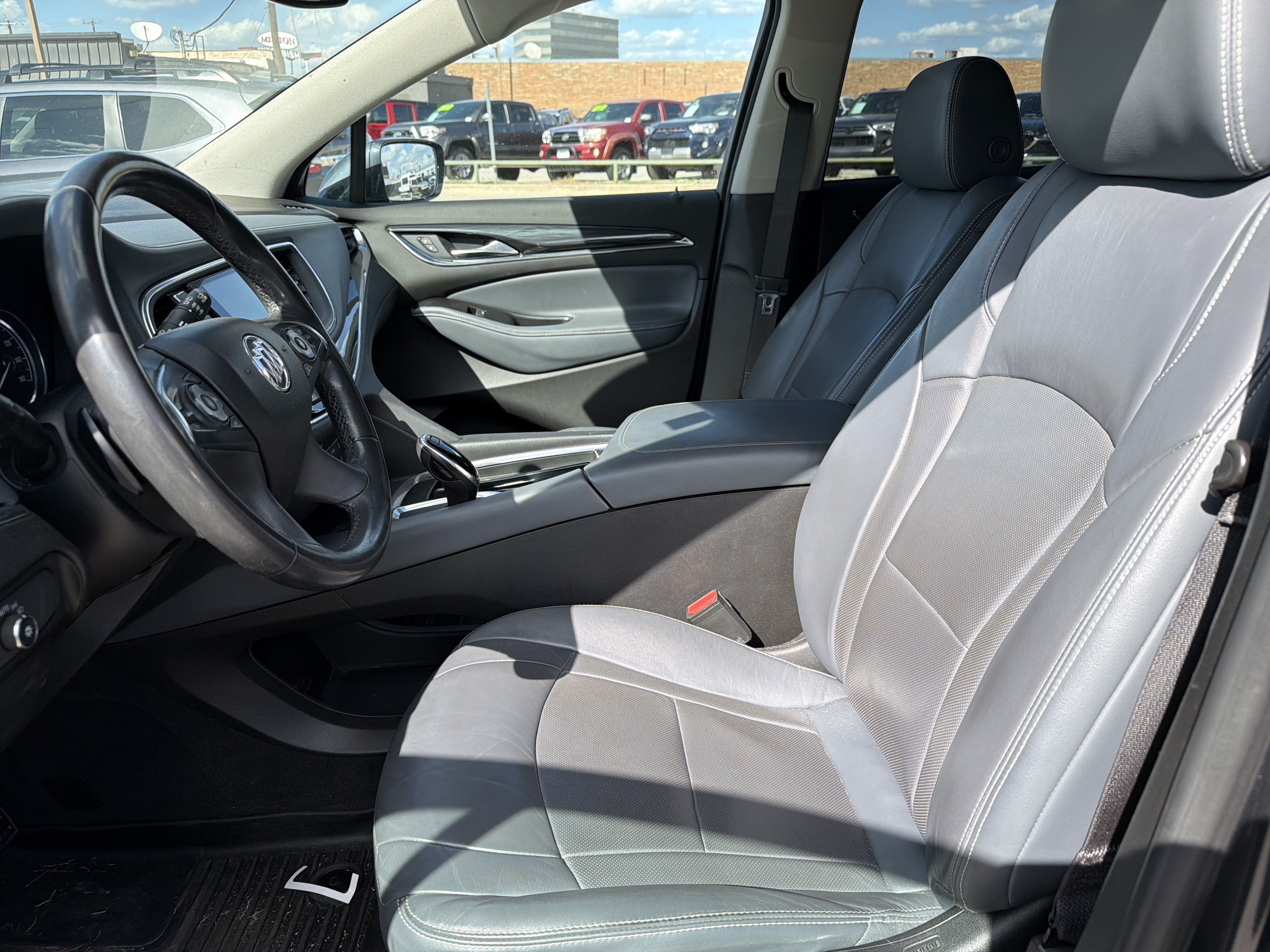 Used 2019 Buick Enclave Essence FWD image 11